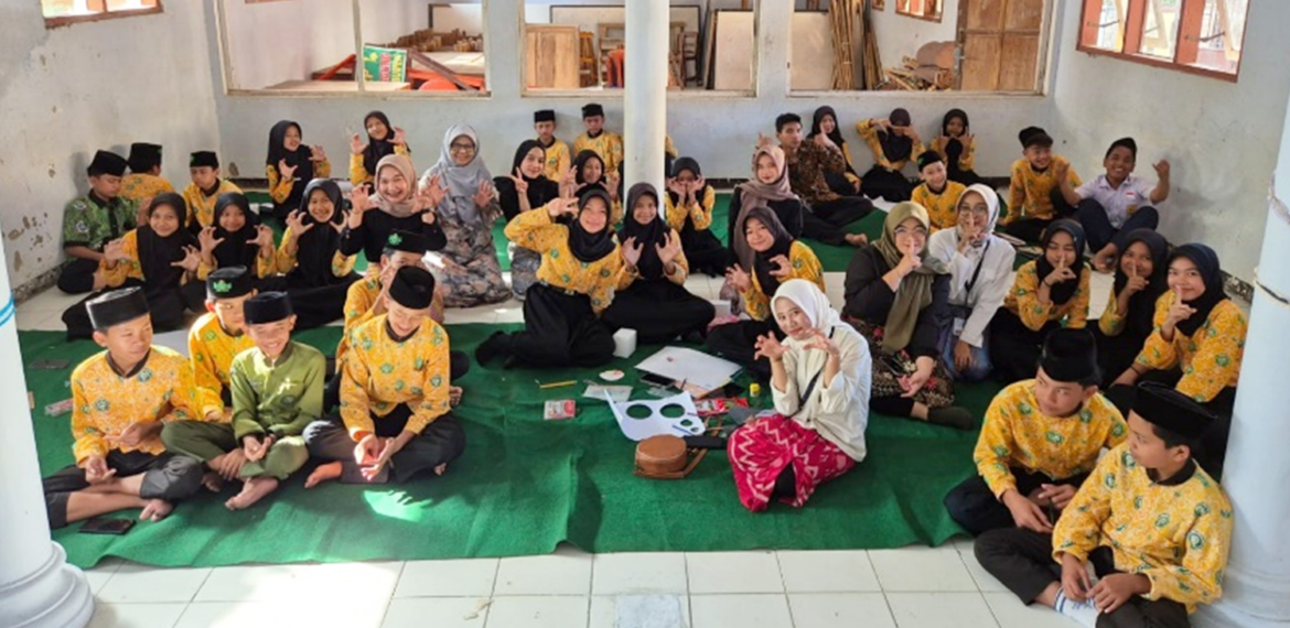 Implementasi Mata Kuliah Antikorupsi, Tim KKNT Inovasi IPB University Buat Program ‘Srati Mengajar Integritas’