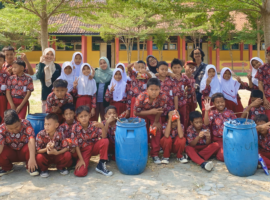 Mahasiswa KKNT Inovasi IPB University Ciptakan Kegiatan Edukasi Menyenangkan ‘Jumantik Cilik’ di SDN Kemuning