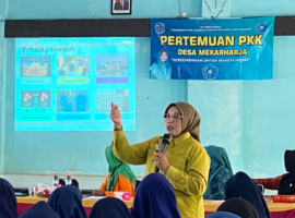 Mahasiswa KKNT Inovasi IPB University Dampingi Warga Mekarharja Manajemen Bank Sampah dan Pembuatan Ekoenzim