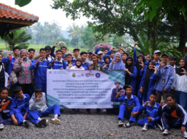 Prof Niken TM Pratiwi dan Tim Perkenalkan Mikroalga ke Siswa SMKN PP Cianjur Lewat Dosen Pulang Kampung
