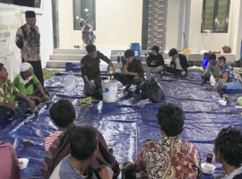 Tim KKNT Inovasi IPB Ubah Limbah Kulit Bawang Merah Jadi POC di Desa Bangsri, Brebes