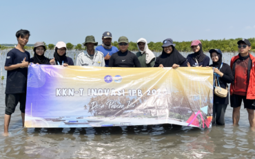Mahasiswa KKNT Inovasi IPB University Adakan Penanaman 500 Mangrove Bersama Komunitas Pecinta Mangrove