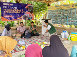Perkuat Kapasitas Petani, Dosen SV IPB University Adakan Pelatihan Pestisida Nabati dan Analisis Usaha Tani