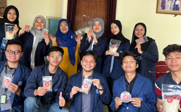 Program CEO School IPB University Beri Pendampingan pada UMKM Bumbu Kebuli Umi Fatmah di Desa Benteng
