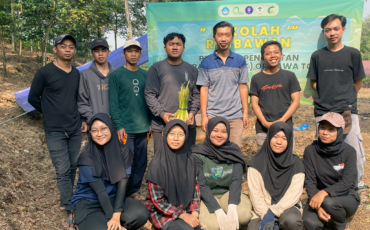 Sekolah Rimbawan TGC IPB University Tanam Akar Wangi, Langkah Awal Produksi Minyak Atsiri Bernilai Tinggi