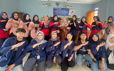 Tingkatkan Kesadaran Gizi Seimbang di Desa Kertayasa, Tim KKNT Inovasi Dorong Diversifikasi Produk Olahan Ikan