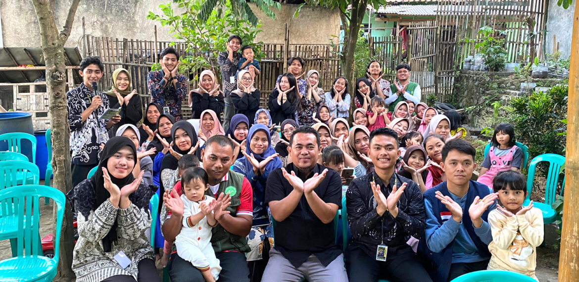 Mahasiswa IPB University Paparkan Capaian Program Iklim Desa Cibunian