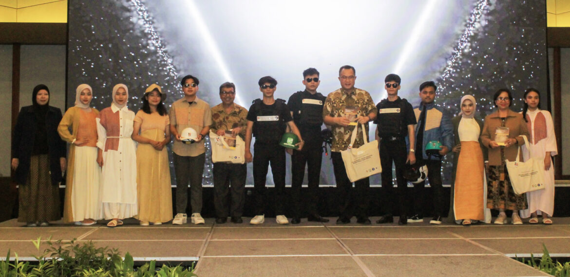 Pusat Studi Sawit IPB University Kenalkan Manfaat dan Inovasi Sawit Lewat Seminar dan Fashion Show