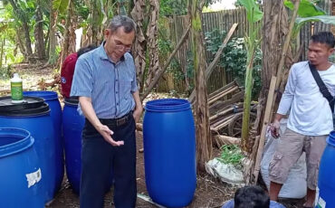 Dosen IPB University Berdayakan Warga Kampung Manglad Olah Kotoran Sapi jadi Produk Bernilai Ekonomi