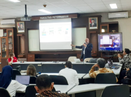 Kuliah Umum Profesor dari University of Wisconsin, Bahas Ragam Isu Kolostrum untuk Anak Sapi Hingga Aplikasi Teknologi Sensor pada Peternakan
