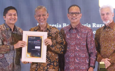 PT BPRS Botani Bina Rahmah Terima Penghargaan Indonesia Best Sharia Rural Bank 2025