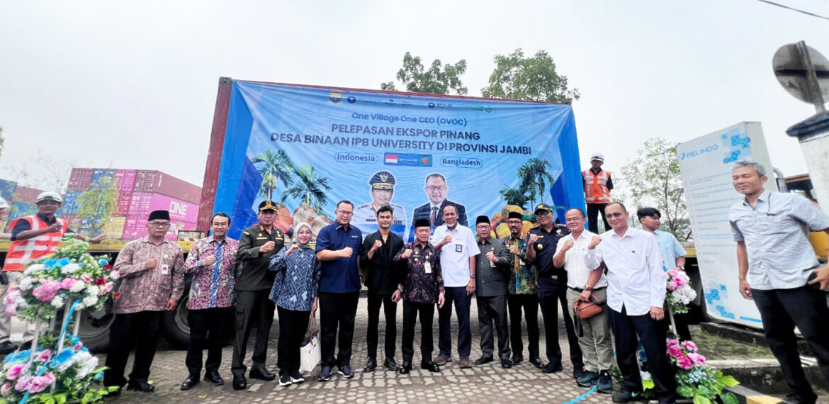 Melalui Program OVOC, Mahasiswa IPB University Bersama Petani Jambi Tembus Ekspor Pinang