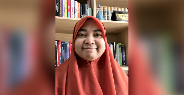 Pakar Ekonomi IPB University Duck Syndrome Bukti Kelas Menengah Terjebak Tuntutan Sosial dan Krisis Finansial