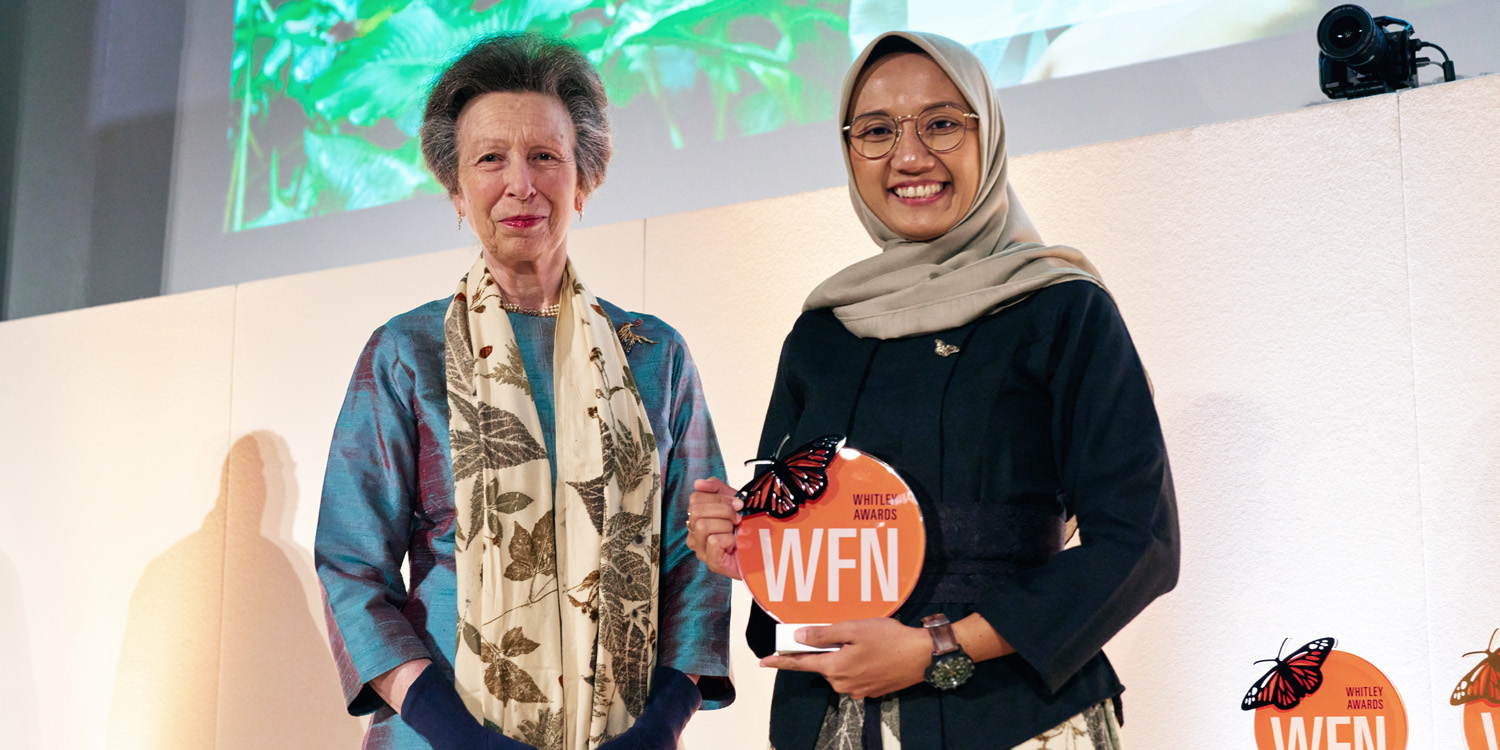Rahayu Oktaviani, Alumni IPB University yang Dedikasikan Hidupnya Meneliti Owa Jawa hingga Meraih Whitley Award 2025
