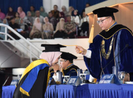 Rektor IPB University Ajak Wisudawan Jadi Agen Perubahan dan Pemimpin Masa Depan