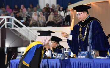 Rektor IPB University Ajak Wisudawan Jadi Agen Perubahan dan Pemimpin Masa Depan