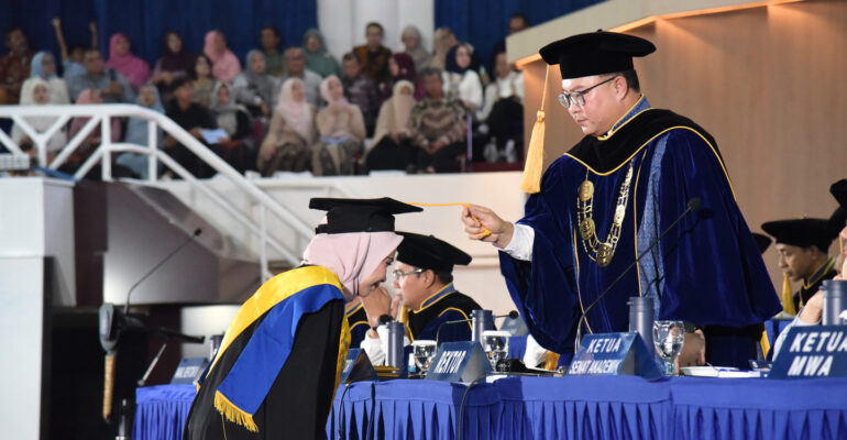 Rektor IPB University Ajak Wisudawan Jadi Agen Perubahan dan Pemimpin Masa Depan