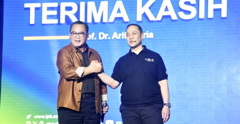 Rektor IPB University Bagikan Kisah 13 Tahun Perjuangan Menulis dan Berbicara di Depan Publik