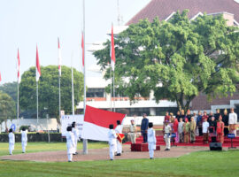 Upacara Hardiknas IPB University 2025 Mendiktisaintek Serukan Kolaborasi Pendidikan yang Kuat dan Berdampak