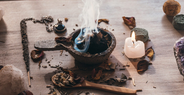 Guru Besar IPB University Kemenyan Indonesia Berpeluang Jadi Parfum Tropis Premium Dunia