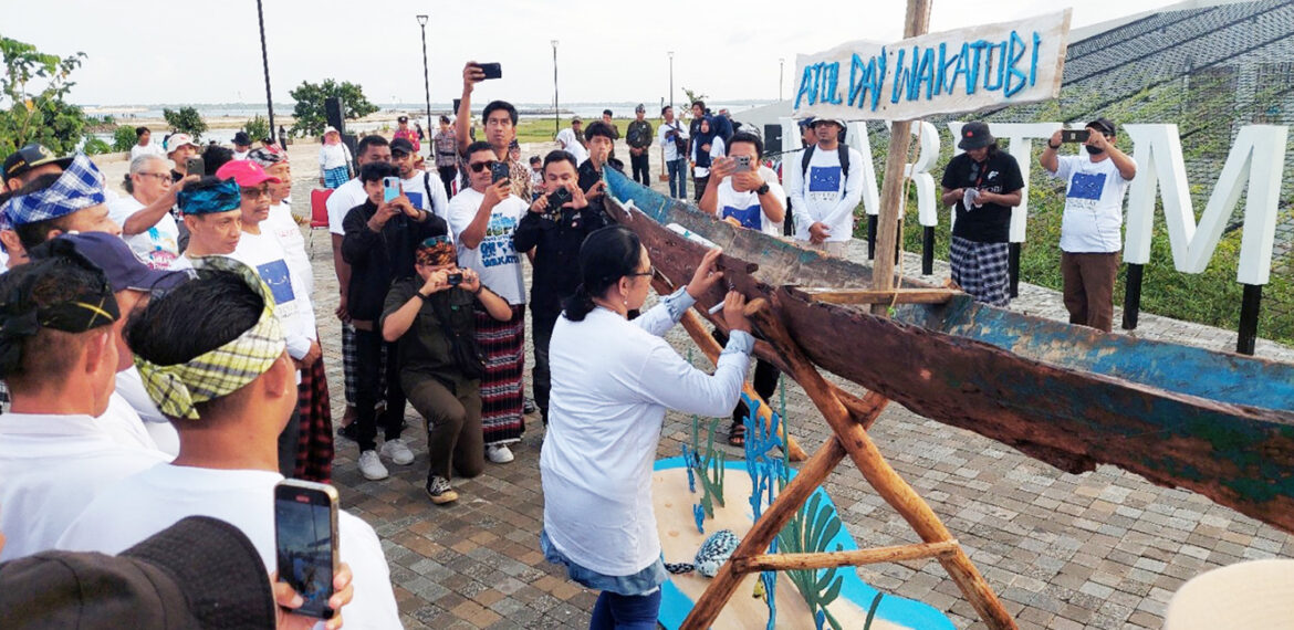 Hadiri Atoll Day Wakatobi 2025, Guru Besar IPB University Paparkan Kondisi Terkini di Atol Kapota, Waka
