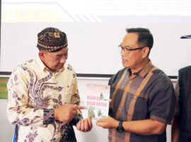 Inovasi IPB University Hadir di Peternak Sapi Perah Koperasi SAE Pujon Malang