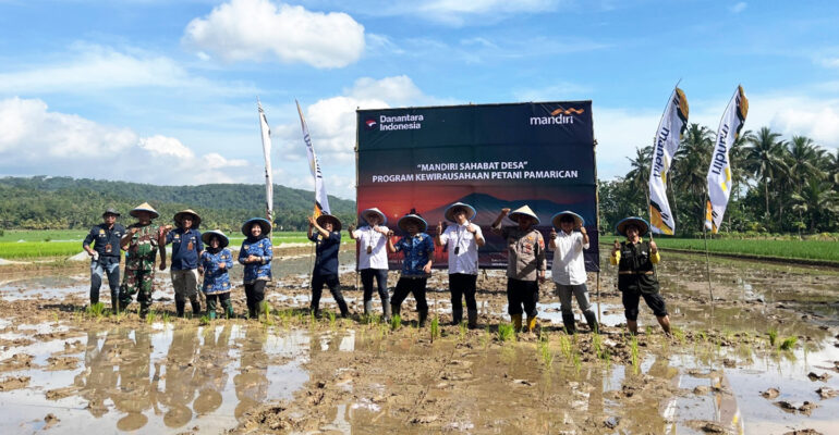 Melalui Sekolah Lapang Petani, IPB University Diseminasikan Varietas Padi Baru di Pelosok Selatan Jawa
