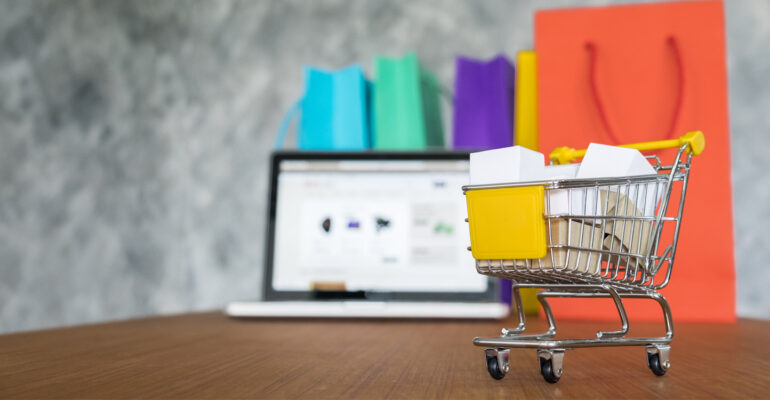 Pakar Ekonomi IPB University Urai Dampak Penerapan Pajak pada UMKM E-commerce di Indonesia