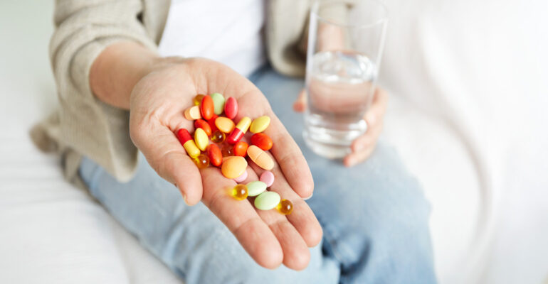 Bolehkah Konsumsi Vitamin Saat Diet Cek Penjelasan Dokter IPB University