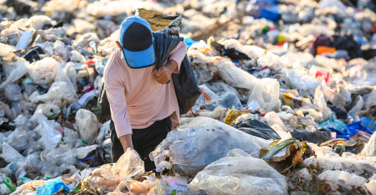 Guru Besar IPB University Penurunan Angka Kemiskinan Hasil Rilis BPS Tak Cerminkan Realita