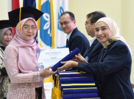 IPB University Wisuda 186 Fasilitator Sekolah Keluarga Berkualitas