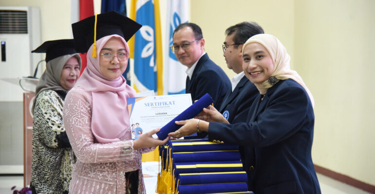 IPB University Wisuda 186 Fasilitator Sekolah Keluarga Berkualitas
