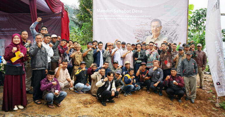 IPB University dan Bank Mandiri Luncurkan Program Pengembangan Ekosistem Kopi di Desa Wangunjaya Garut