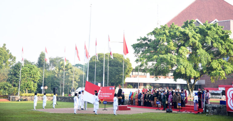Meriah Perayaan HUT ke-80 RI di IPB University Mulai dari Parade Angklung, Arakan Pengantin, Hingga Lomba Tradisional