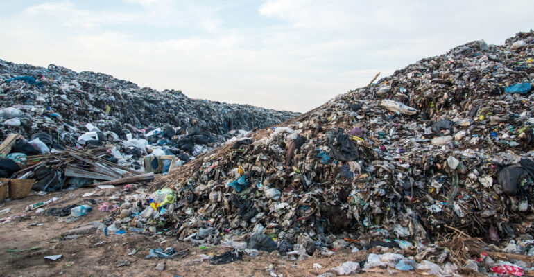 Prof Eka Intan Berikan Saran Atasi Sampah Menggunung di TPA melalui Ekonomi Sirkular