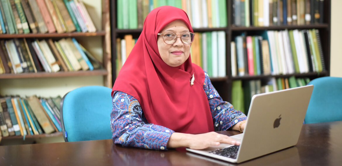 Prof. Tatik Chikmawati