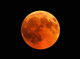 Blood Moon Sambangi Indonesia September 2025, Ini Penjelasan Pakar IPB University