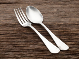 mitos-atau-fakta-garpu-dan-sendok-logam-bisa-percepat-empuknya-daging-ini-penjelasan-pakar-ipb-university