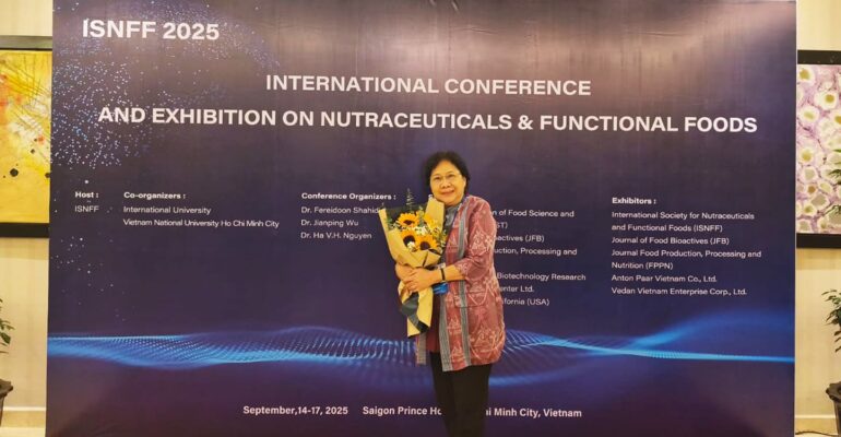 prof-c-hanny-wijaya-jadi-wanita-pertama-peraih-isnff-fellow-award-penghargaan-bergengsi-dunia-pangan-fungsional