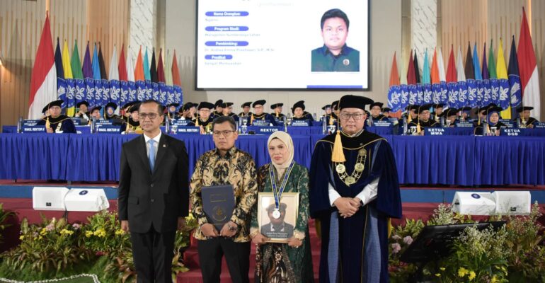 ipb-university-berikan-apresiasi-gelar-sarjana-untuk-almarhum-anggit-berikut-ungkapan-hati-ayahanda