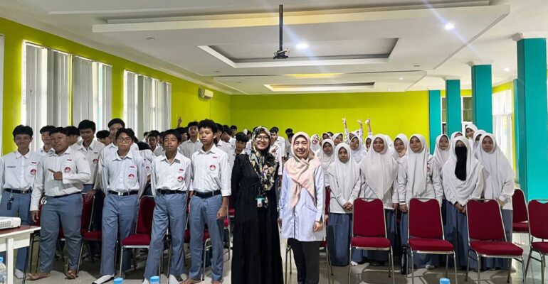 perdana-ipb-university-gelar-sekolah-remaja-berkualitas-di-sma-it-bbs
