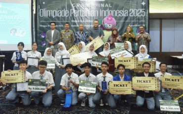 rektor-ipb-university-beri-golden-ticket-bagi-anak-petani-berprestasi-dalam-olimpiade-pertanian-indonesia