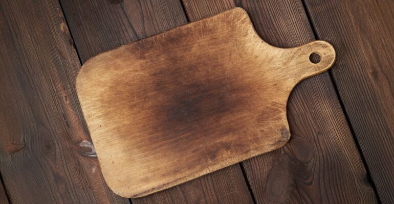 talenan-kayu-menghitam-atau-berubah-warna-masih-aman-digunakan-begini-kata-ahli-ipb-university