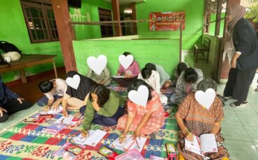 tim-pkm-ipb-university-bantu-perempuan-penderita-mental-disorder-dengan-mindfulness-based-art-therapy