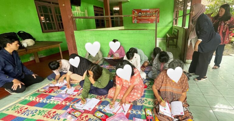 tim-pkm-ipb-university-bantu-perempuan-penderita-mental-disorder-dengan-mindfulness-based-art-therapy