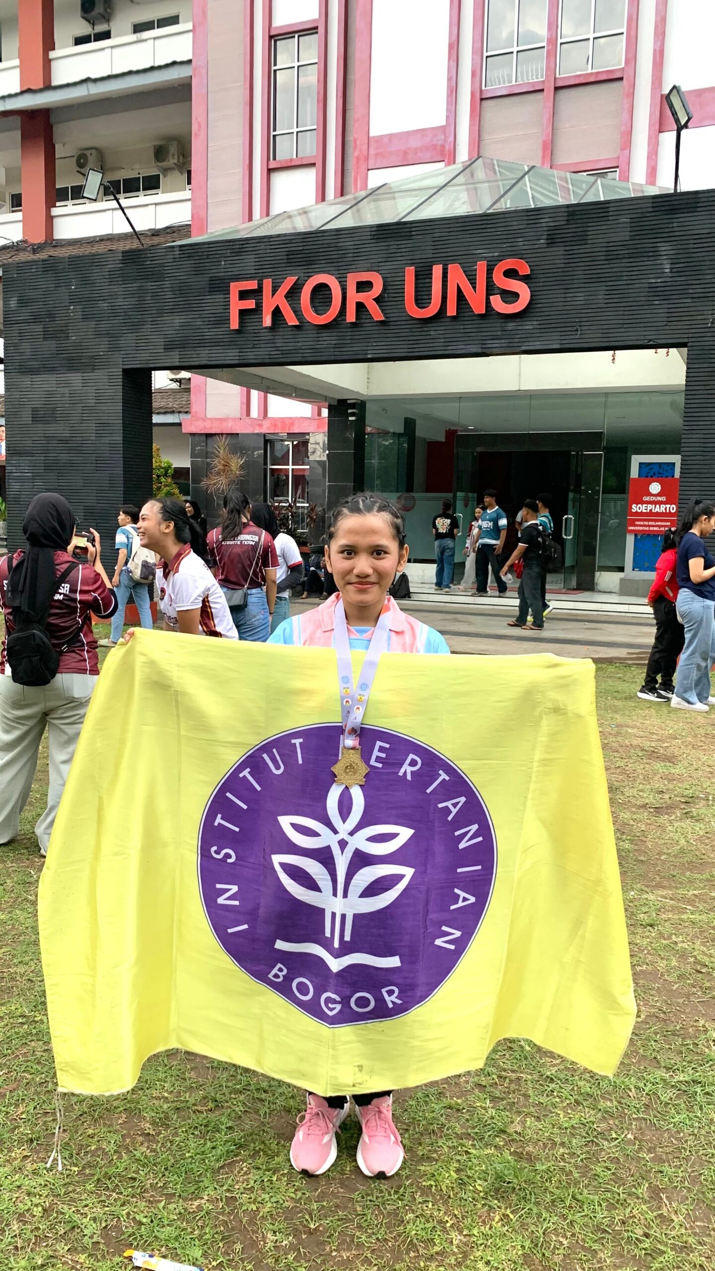 Ananda Saputri_I3401241071_Juara 1 Kata Mahasiswa Kyu 4 Putri