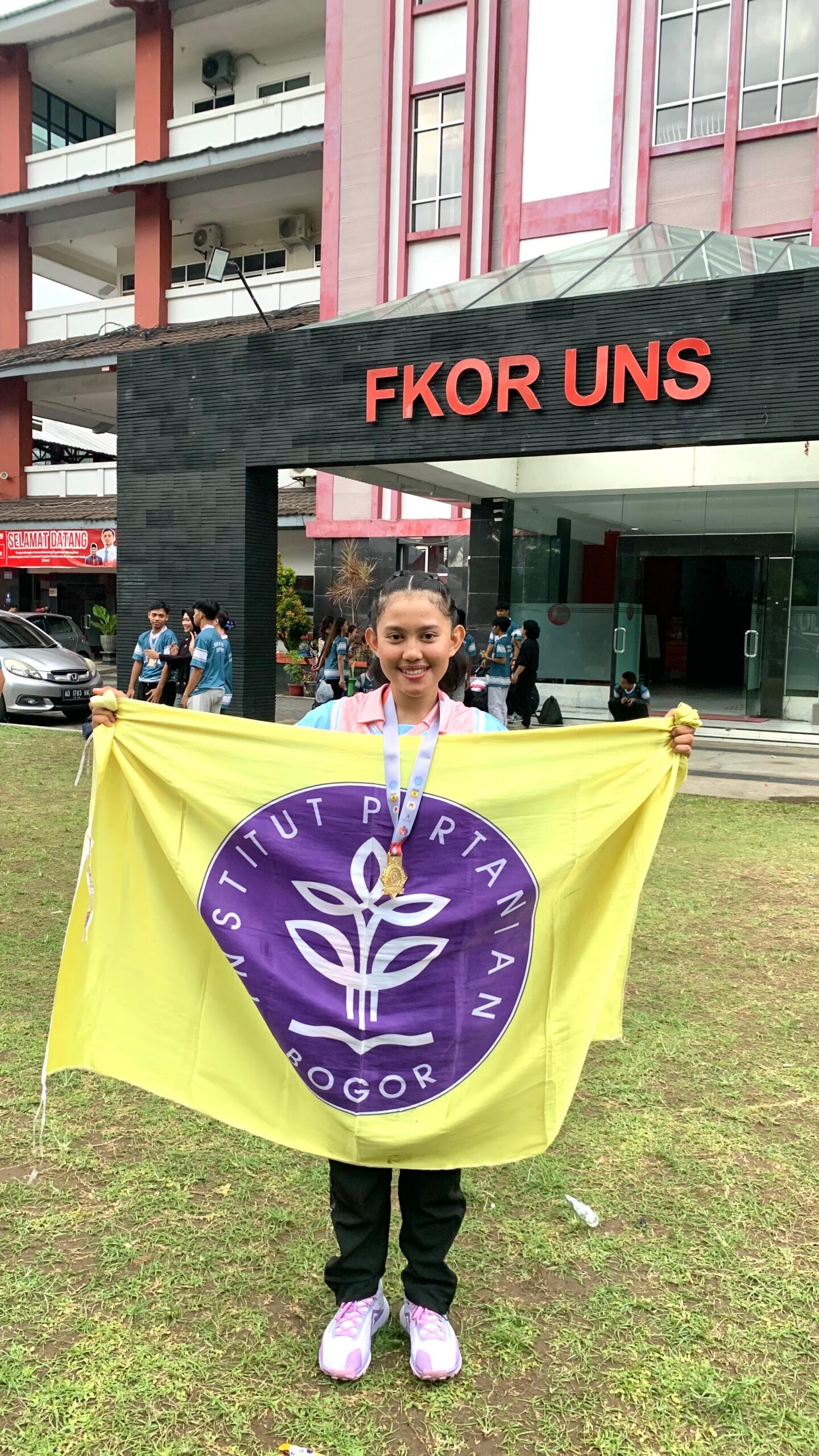 Bilqis Zaskia Amanda Salsabilla_A2401241087_Juara 1 Kumite Mahasiswa -55kg Putri