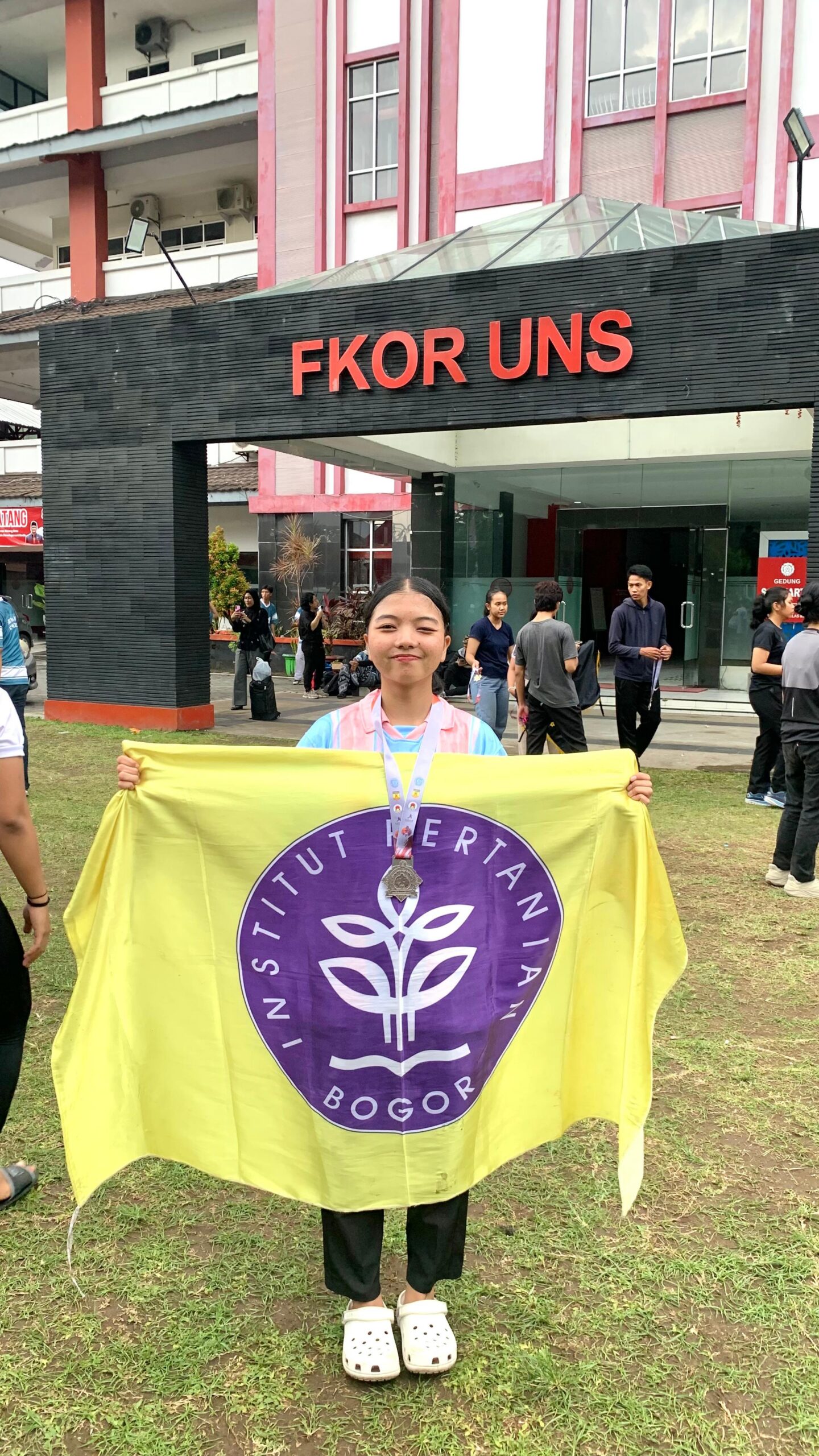 Reva Juniarta Hutasoit_D2401251145_Juara 2 Kumite Senior -50kg Putri