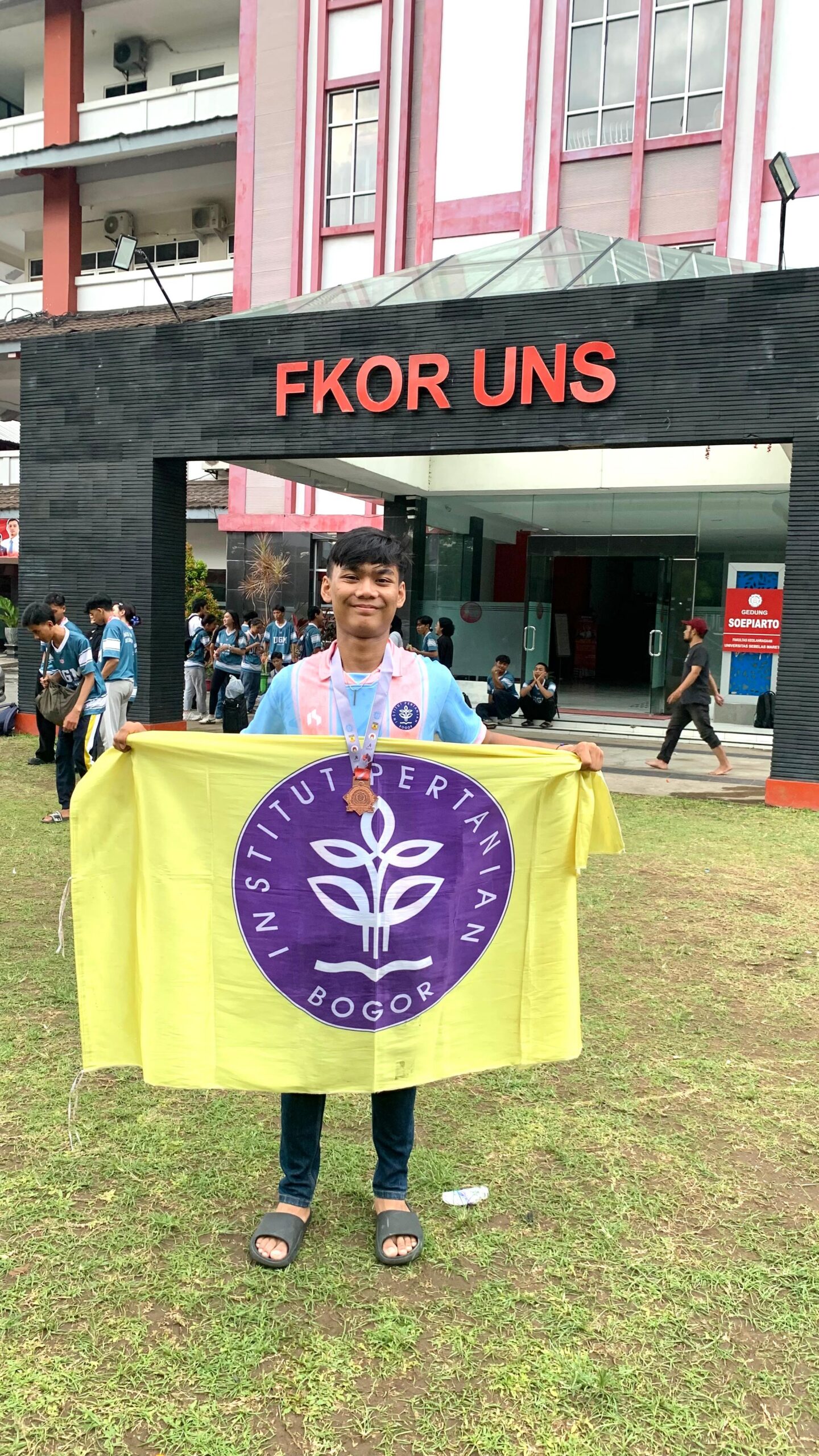 Syifa Nur Alifiansyah_M0405241047_Juara 3 Kata Beregu Senior Putra