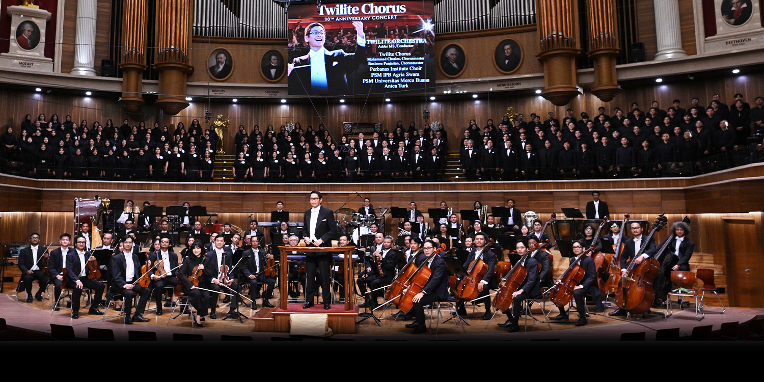 Agria Swara IPB Meriahkan Konser 30 Tahun Twilite Chorus